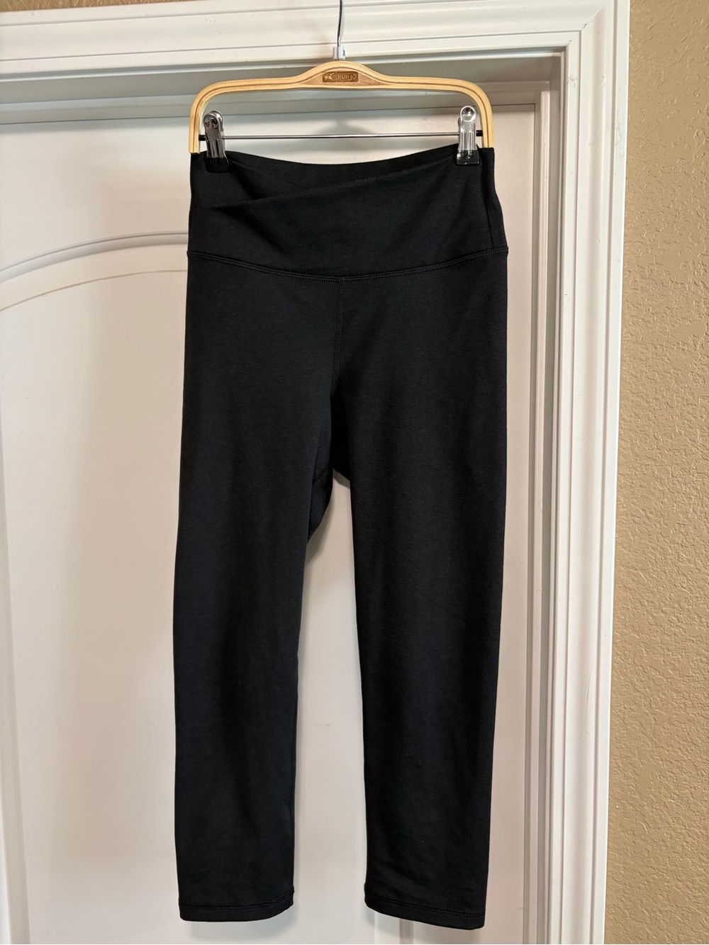 Old Navy Women Black Stretch Active Leggings